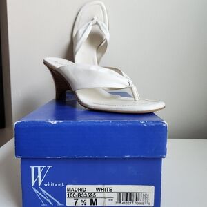 LIKE NEW WHITE MT. MADRID LEATHER UPPER SANDAL